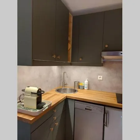 Apartament F2 A 100M De La Plage Avec Wifi. *