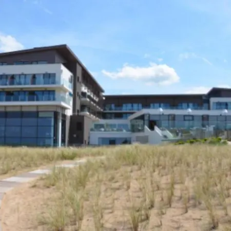 F2 A 100M De La Plage Avec Wifi. * Cabourg