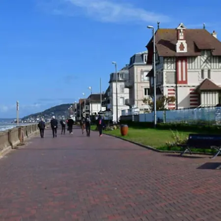 F2 A 100M De La Plage Avec Wifi.